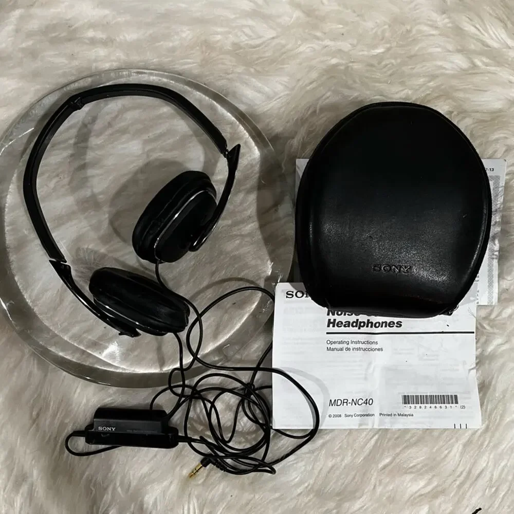 NEW Sony MDR-NC40 Noise Canceling Headphones NIC